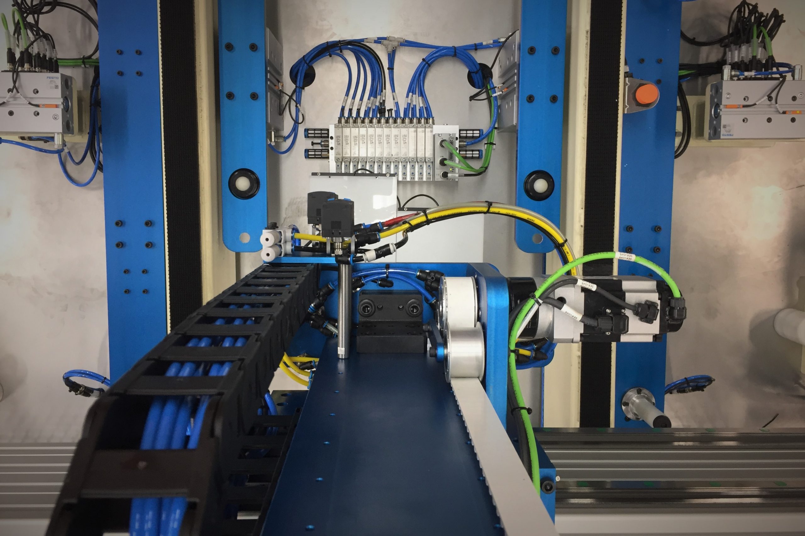Gantry Pick and Place for Assembly Line station